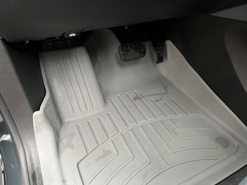 Used 2021 Buick Enclave Premium w/ Sun and Sites Package image 17