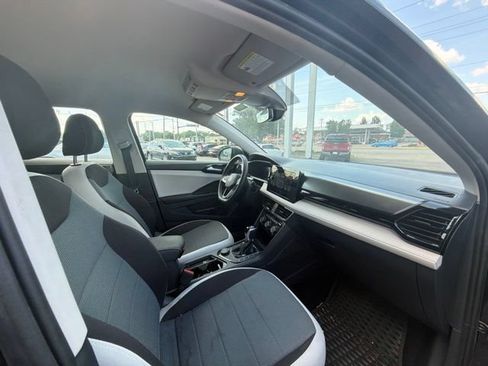 Certified 2025 Volkswagen Taos S AWD/4WD image 19