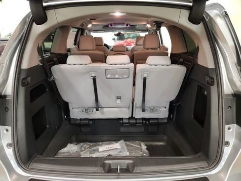 Used 2024 Honda Odyssey Touring image 32