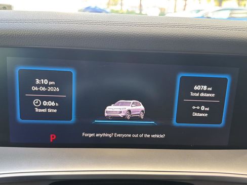 Used 2025 Volkswagen Tiguan SE w/ Panoramic Sunroof Package image 19