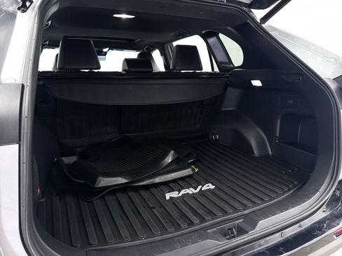 Used 2022 Toyota RAV4 XSE AWD/4WD image 33
