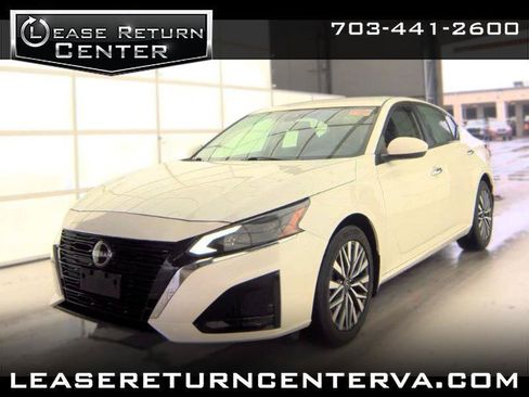 Used 2023 Nissan Altima 2.5 SV AWD/4WD image 1