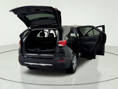 Used 2024 Chevrolet Equinox LT w/ LPO, Floor Liner Package FWD image 12