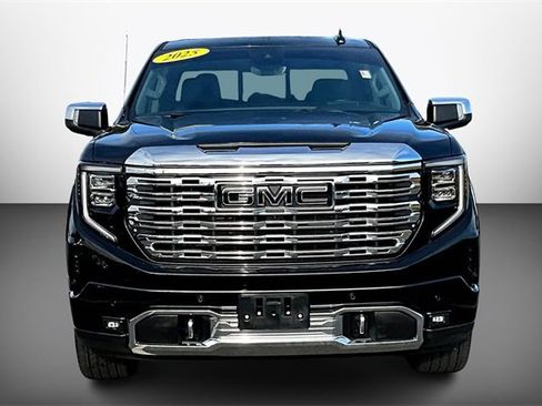 Used 2025 GMC Sierra 1500 Denali w/ Technology Package image 3