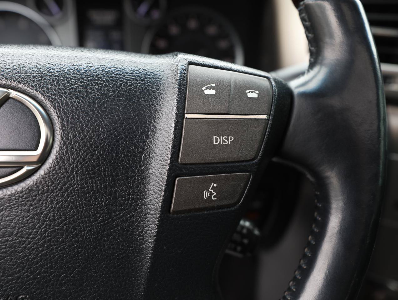 Used 2013 Lexus LX 570 4WD w/ Luxury Pkg image 29