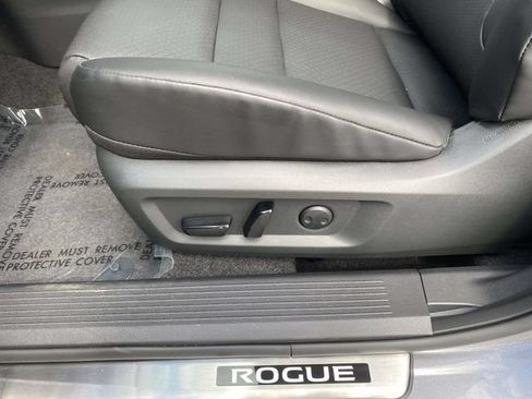 Used 2026 Nissan Rogue Dark Armor FWD image 14