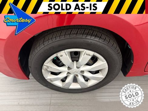 Used 2016 Toyota Corolla LE FWD image 11