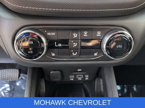 Used 2021 Chevrolet TrailBlazer ACTIV w/ Technology Package AWD/4WD image 19