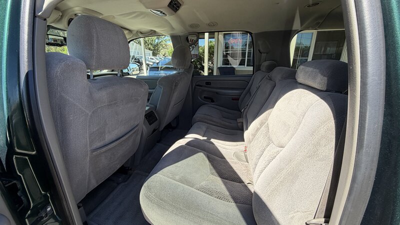 Used 2004 Chevrolet Suburban LS w/ Preferred Equipment Group AWD/4WD image 20