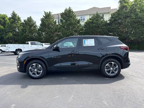 Used 2025 Chevrolet Blazer LT AWD/4WD image 6