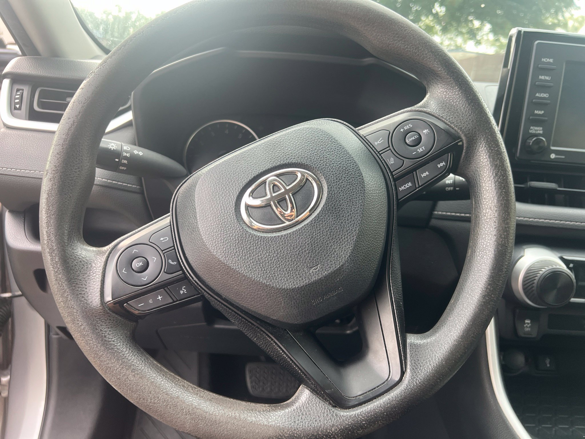 Used 2021 Toyota RAV4 LE FWD image 15