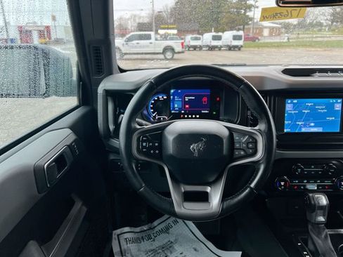 Used 2021 Ford Bronco Black Diamond image 13