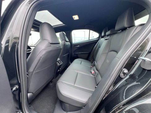 New 2026 Lexus UX 300h FWD image 10