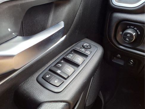 Used 2020 RAM 1500 Big Horn AWD/4WD image 25