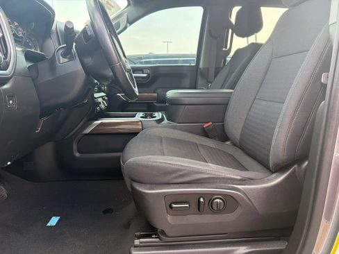 Used 2021 Chevrolet Silverado 1500 LT Trail Boss w/ Convenience Package II AWD/4WD image 9