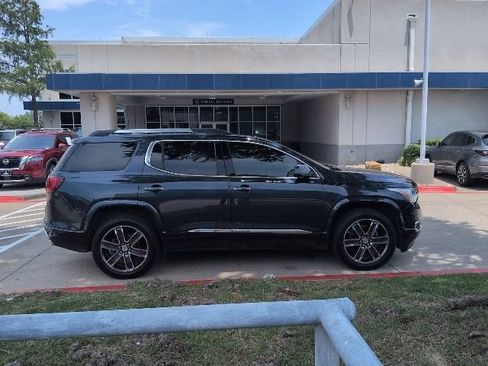 Used 2018 GMC Acadia Denali w/ Technology Package FWD image 6