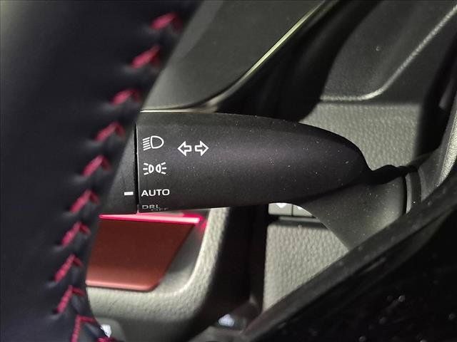 Used 2026 Toyota Prius Plug-In Hybrid FWD image 9