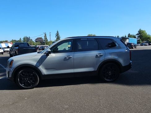 Used 2022 Kia Telluride EX w/ EX Premium Package AWD/4WD image 3