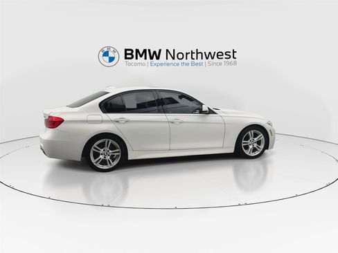 Used 2017 BMW 328d Sedan w/ M Sport Package image 4