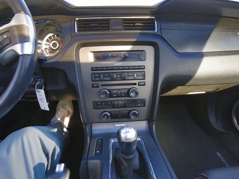 Used 2013 Ford Mustang GT Premium image 8