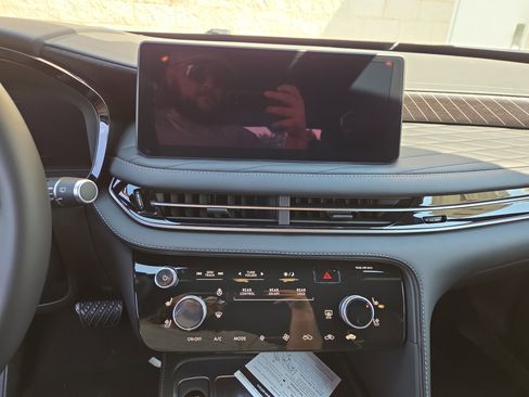 Used 2026 INFINITI QX60 Autograph w/ Dark Cargo Package image 12