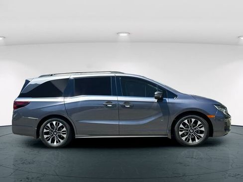 Used 2025 Honda Odyssey Elite image 8