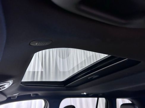 Used 2024 Jeep Grand Cherokee Altitude image 19