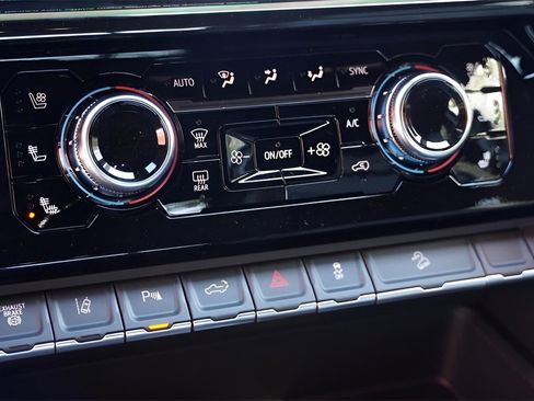 New 2026 GMC Sierra 2500 AT4 w/ AT4 Premium Plus Package image 30