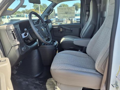 New 2025 Chevrolet Express 3500 w/ Power Convenience Package image 6