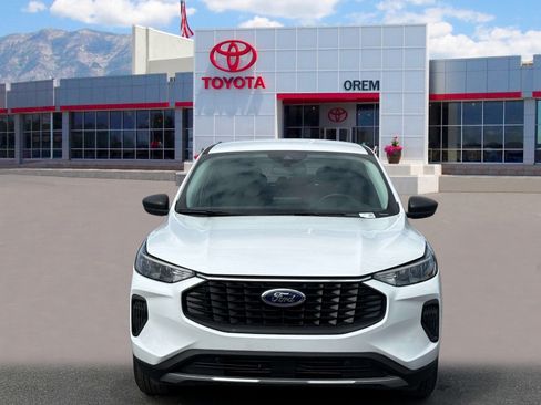 Used 2024 Ford Escape Active AWD/4WD image 2