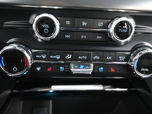 Used 2021 Ford F150 Lariat w/ Equipment Group 502A High image 30