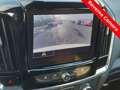 Used 2022 Chevrolet Traverse LT image 11