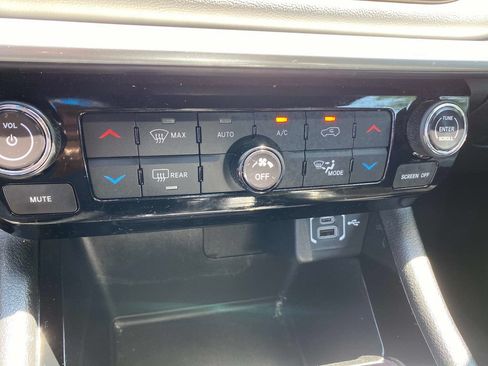 Certified 2024 Jeep Compass Limited AWD/4WD image 16