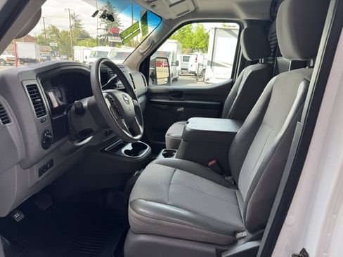 Used 2018 Nissan NV 3500 SV RWD image 7
