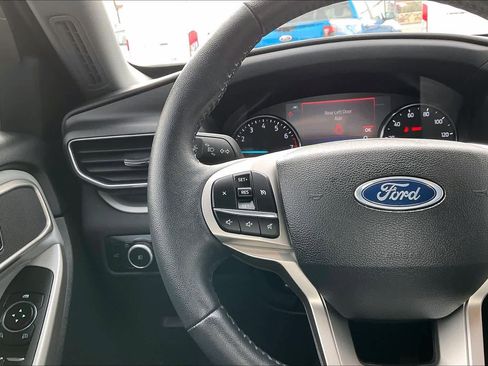 Used 2023 Ford Explorer XLT w/ Equipment Group 202A image 23