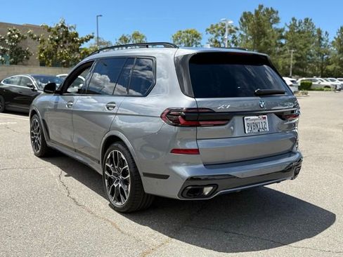 Used 2026 BMW X7 xDrive40i w/ M Sport Package AWD/4WD image 12