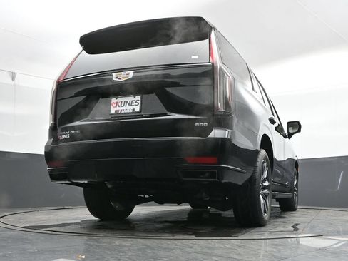 Used 2023 Cadillac Escalade Sport AWD/4WD image 43