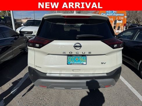 Certified 2021 Nissan Rogue SV image 9