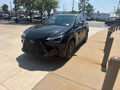 Used 2025 Lexus NX 250 FWD w/ Accessory Package (Z1) image 1