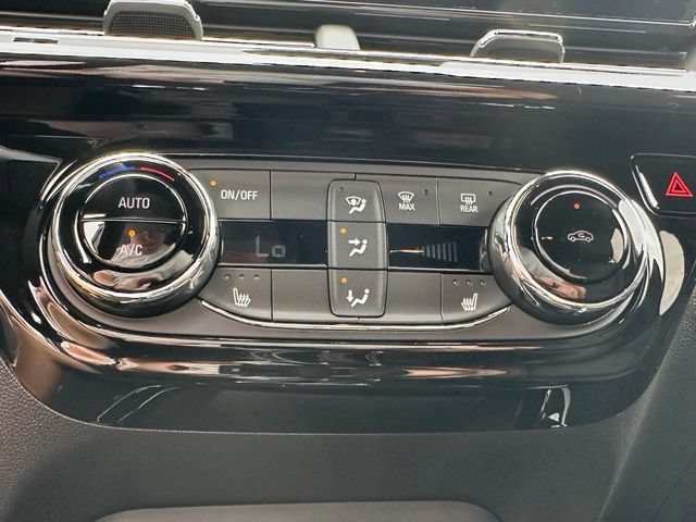 Used 2026 Chevrolet Trax RS FWD image 34