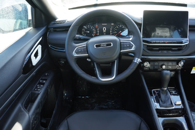 New 2026 Jeep Compass Latitude AWD/4WD image 12