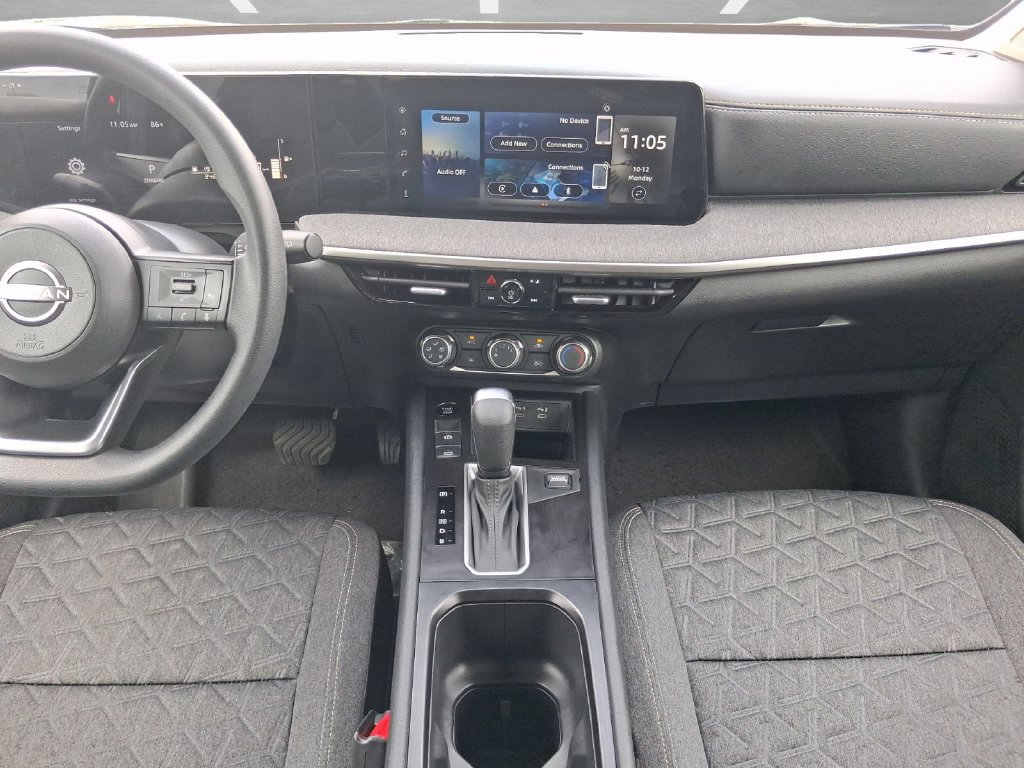 Certified 2025 Nissan Kicks SV FWD image 3