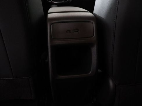 Used 2025 Chevrolet Trax LT FWD image 42