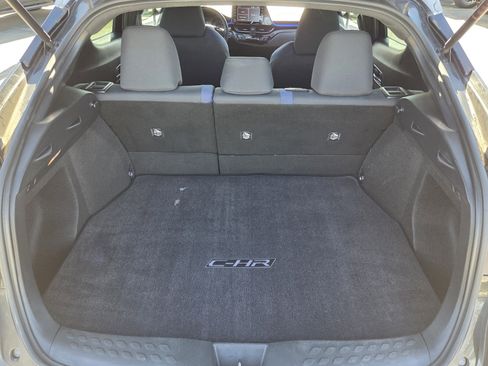 Used 2020 Toyota C-HR XLE image 9