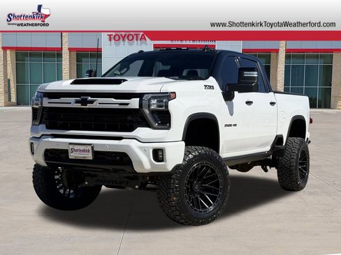 Used 2024 Chevrolet Silverado 2500 LTZ w/ LTZ Plus Package image 1