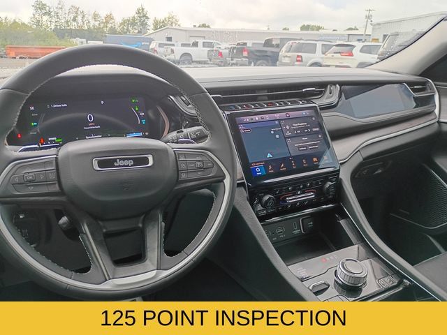 Used 2022 Jeep Grand Cherokee Limited 4xe w/ Luxury Tech Group II AWD/4WD image 10