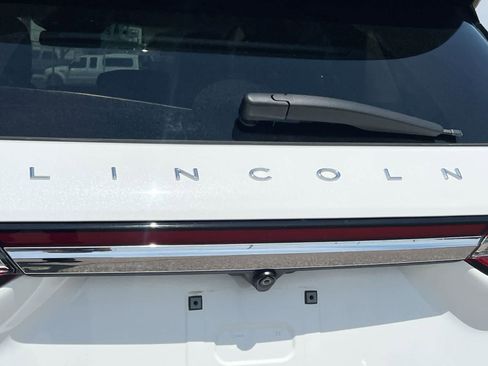 Used 2021 Lincoln Corsair AWD w/ Premium Package image 12