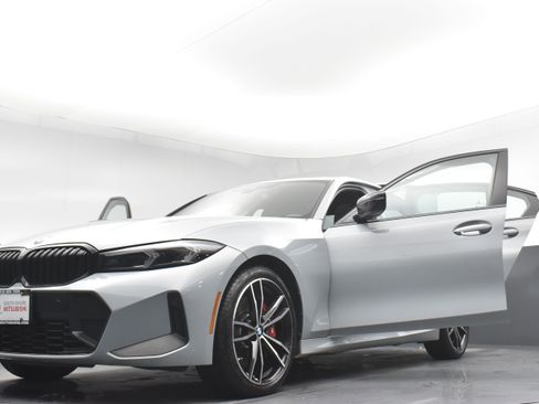 Used 2023 BMW 330i xDrive 330i xDrive w/ M Sport Package image 35