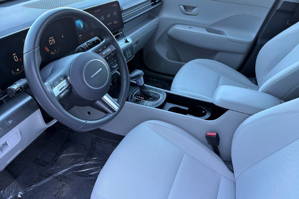 Used 2025 Hyundai Kona SEL AWD/4WD image 7