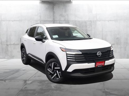 New 2026 Nissan Kicks SV image 2